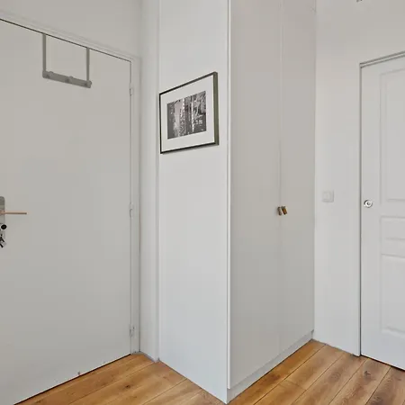Apartment Opera Cube