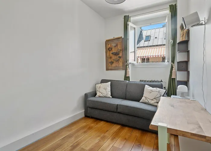 Opera Cube Apartment *