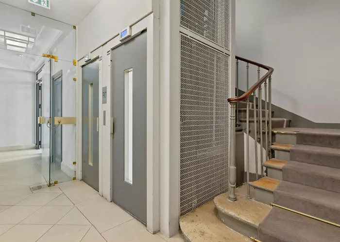 Апартаменты Opera Cube *