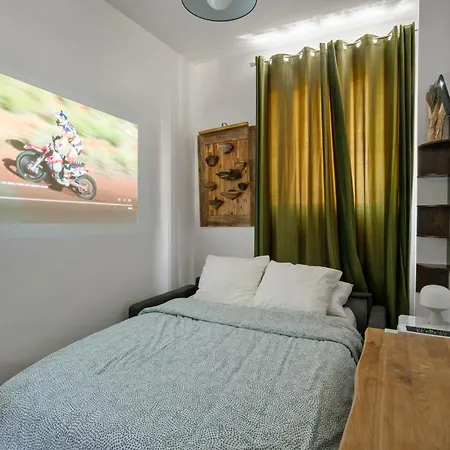 Apartment Opera Cube